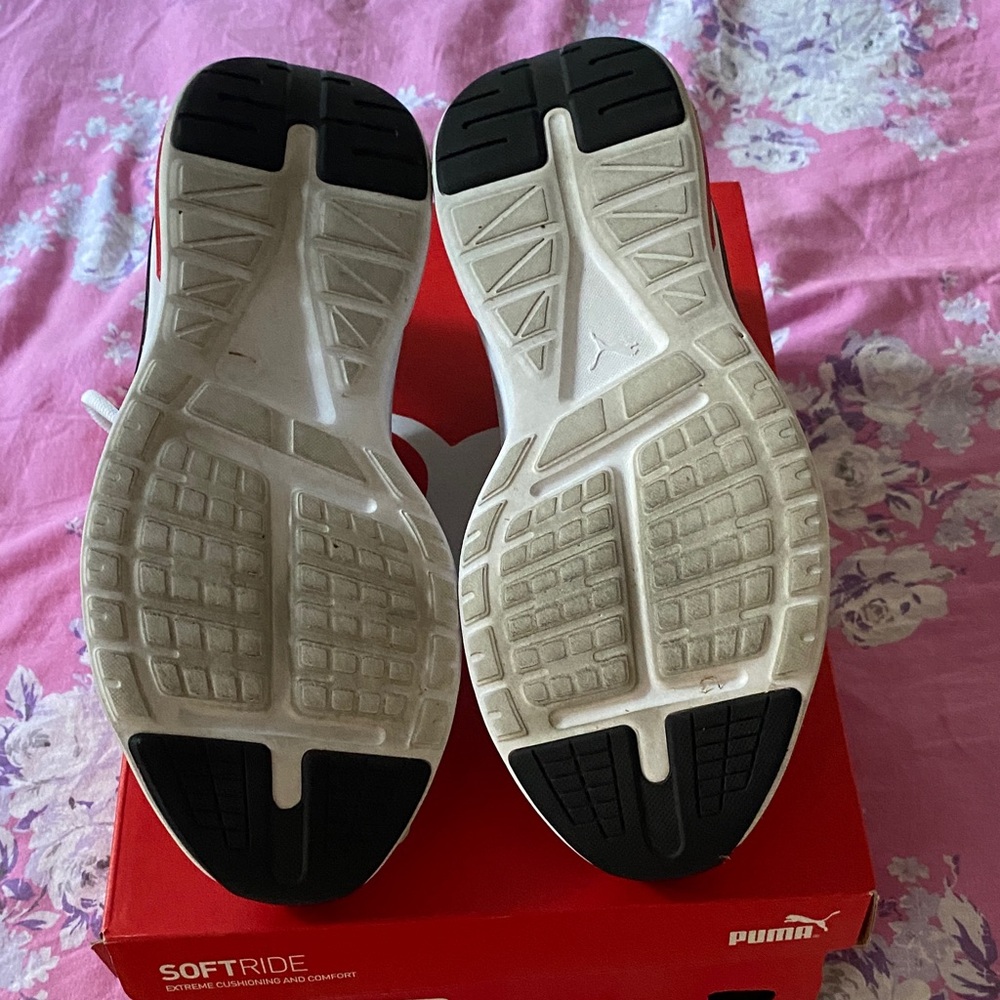 Puma White and Black Athletic Shoes - Picture 4 of 7